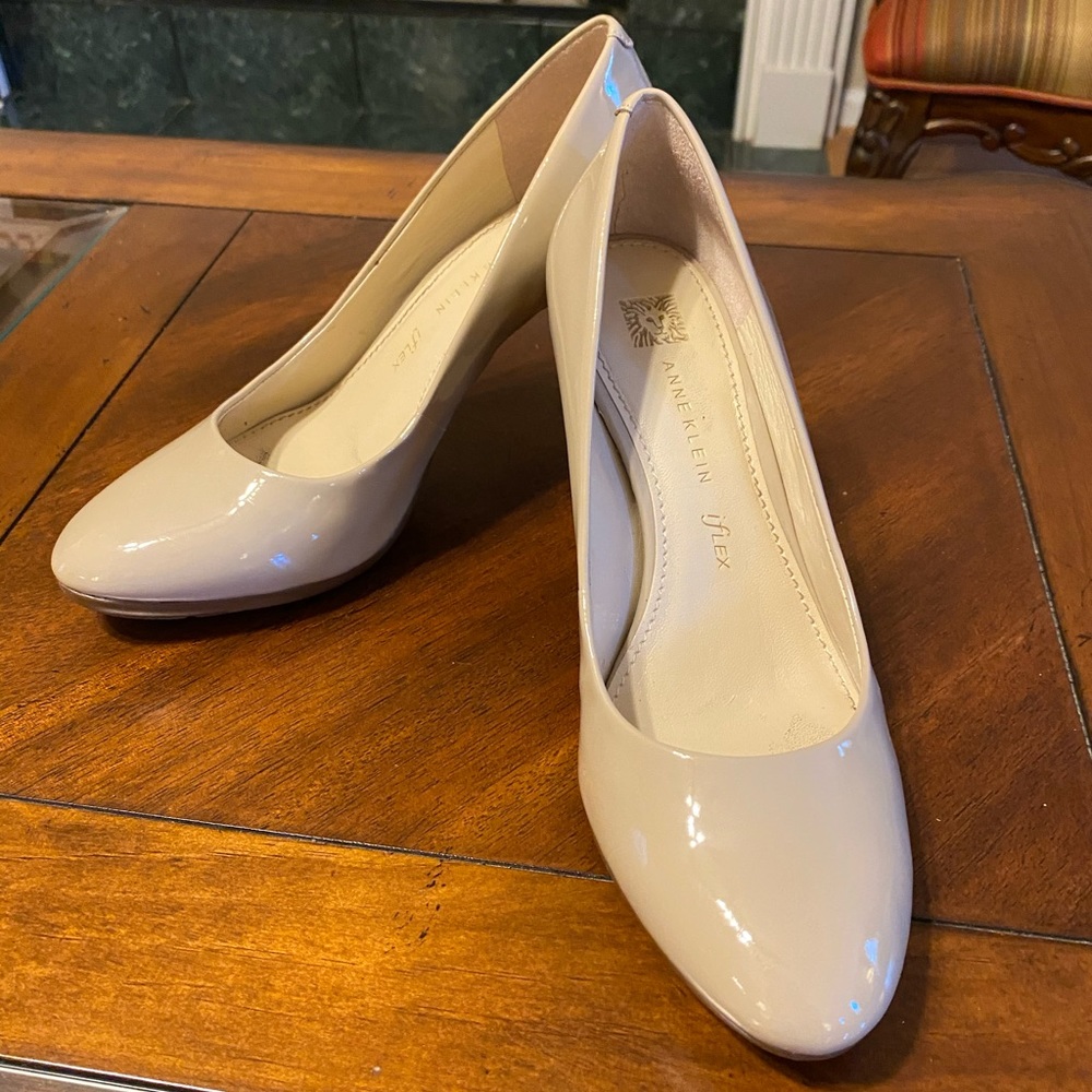 Anne Klein iflex Clemence Pump Heels 6M Nude